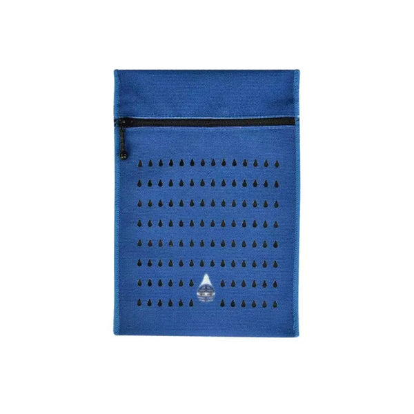 Insulin cooler travel case in blue, designed to hold up to 3 insulin pens or 5 vials, featuring a zippered closure and water evaporation cooling technology.