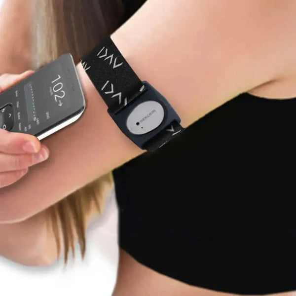 Dexcom G7 och ONE+: Dia-Style armband med vridbart clip