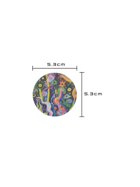 Freestyle Libre 3 patch with nostalgic design, 5.3cm diameter, secure and breathable fit.