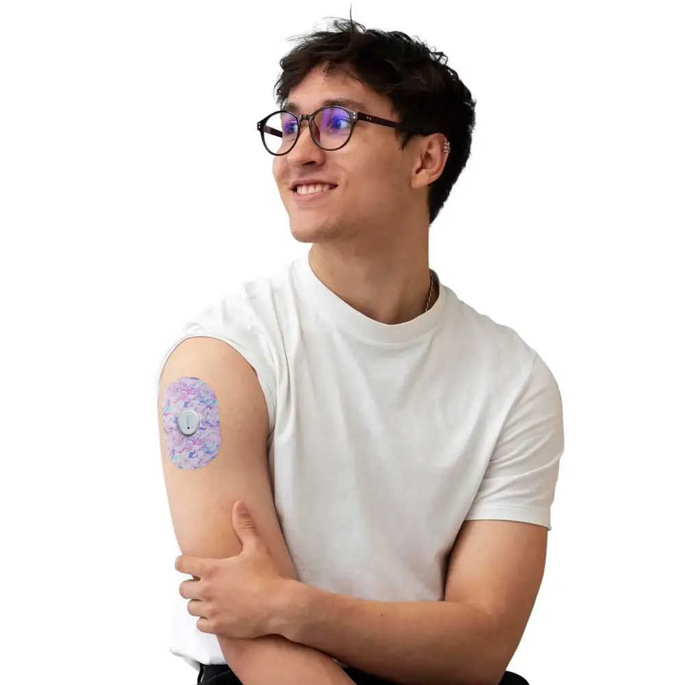 Plåster för Dexcom G7, Spring-serien, buret på armen av en man