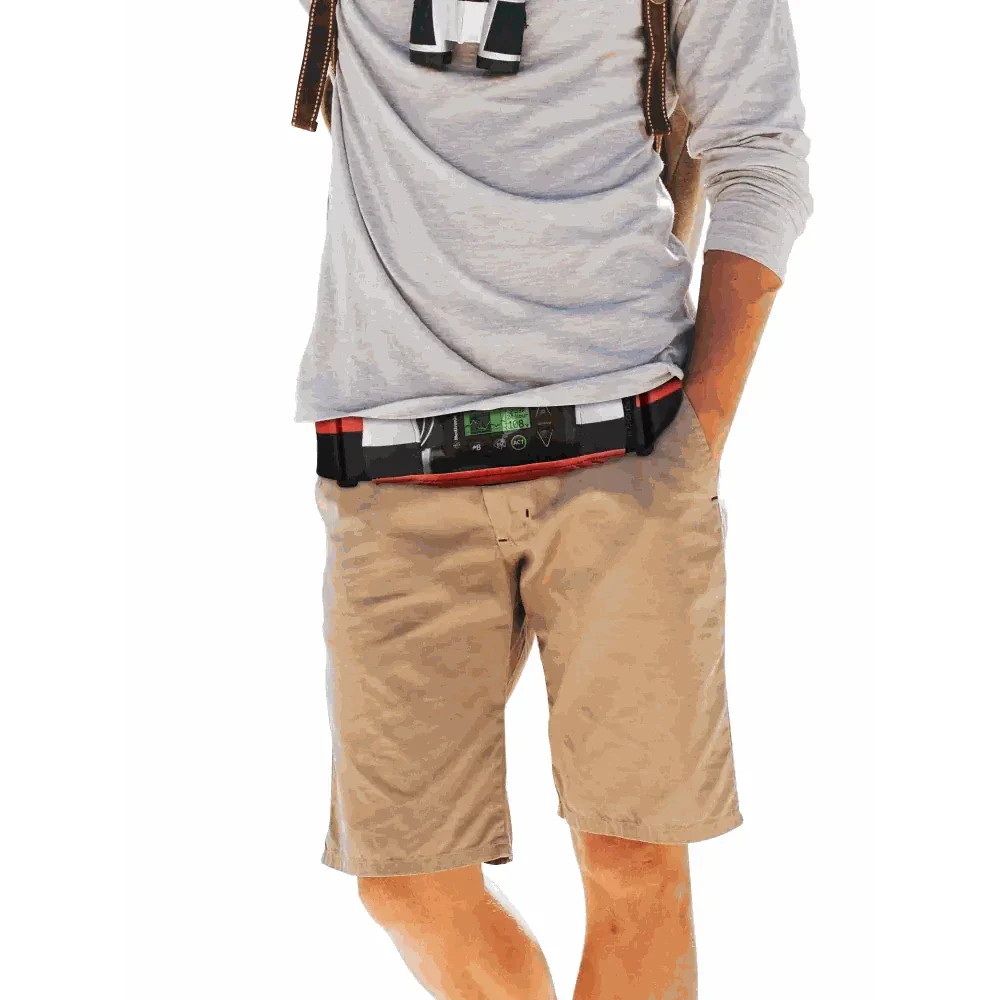 Insulin pump belt for secure and stylish diabetes management.